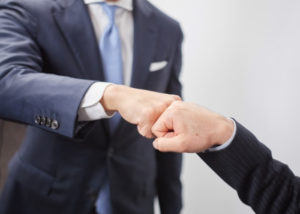 「01クラウド」販売パートナー募集のイメージ