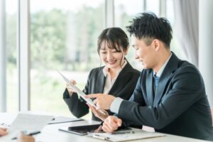 営業代行と代理店の違いとは？それぞれの仕組みとメリットを比較して最適な選択をのイメージ