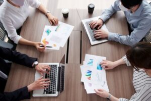 新規事業とは？成功する立ち上げ方7ステップと失敗を防ぐポイント・低リスクで始める代理店ビジネスという選択肢を徹底解説のイメージ