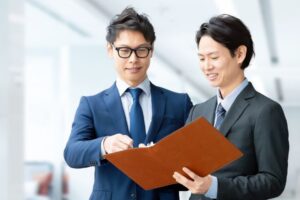 独占禁止法とは？代理店契約で注意すべき再販売価格の拘束・抱き合わせ販売など違反になりやすい5つの行為をわかりやすく解説のイメージ