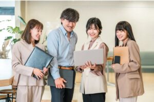 ルート営業とは？既存顧客への定期訪問を売上に変える進め方6ステップと、取扱商材を増やして客単価を上げるコツを徹底解説のイメージ