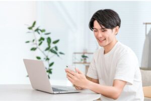 代理店報酬の源泉徴収とは？個人・法人で違う対象と計算方法、支払い実務をわかりやすく解説のイメージ