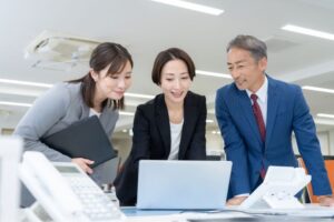 商談前の事前リサーチのやり方は？顧客企業の調べ方5ステップと仮説の立て方・準備シートの作り方を解説のイメージ